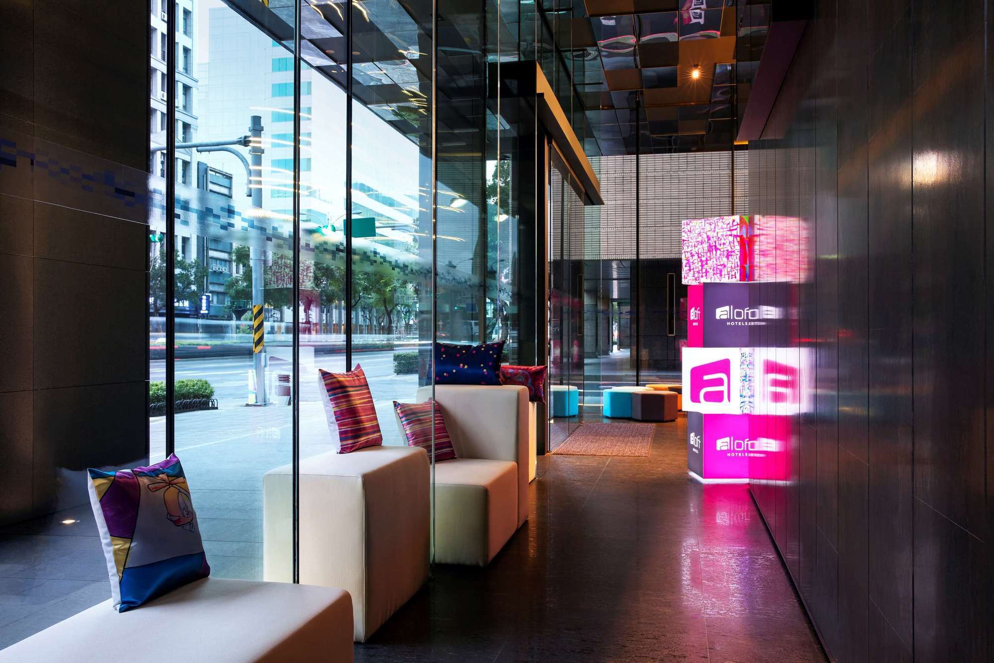 Aloft Taipei Zhongshan Hotel Exterior photo